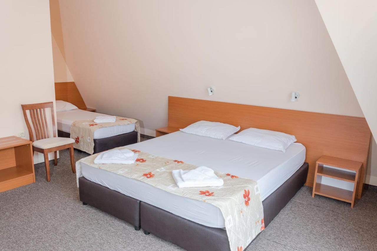 Hotel Eva Ravda Buitenkant foto