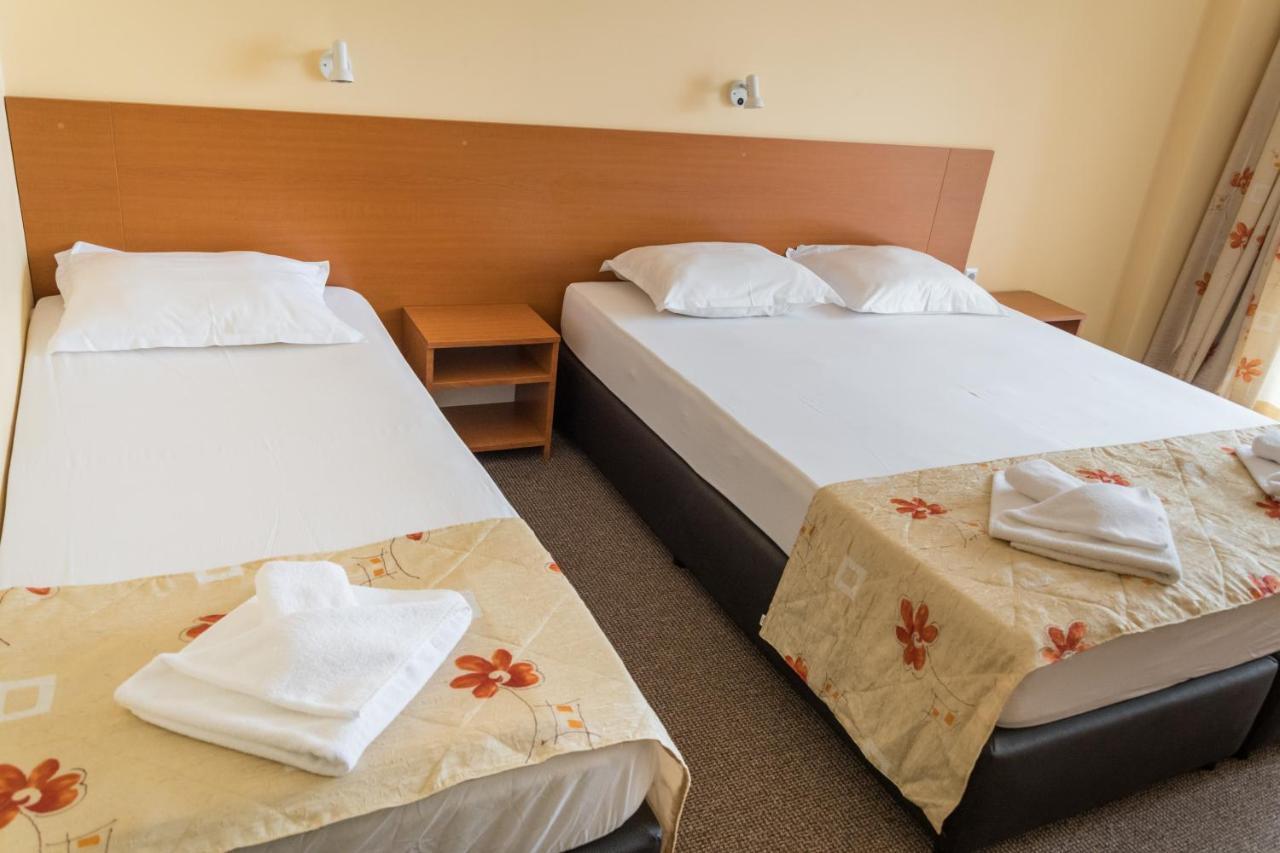 Hotel Eva Ravda Buitenkant foto