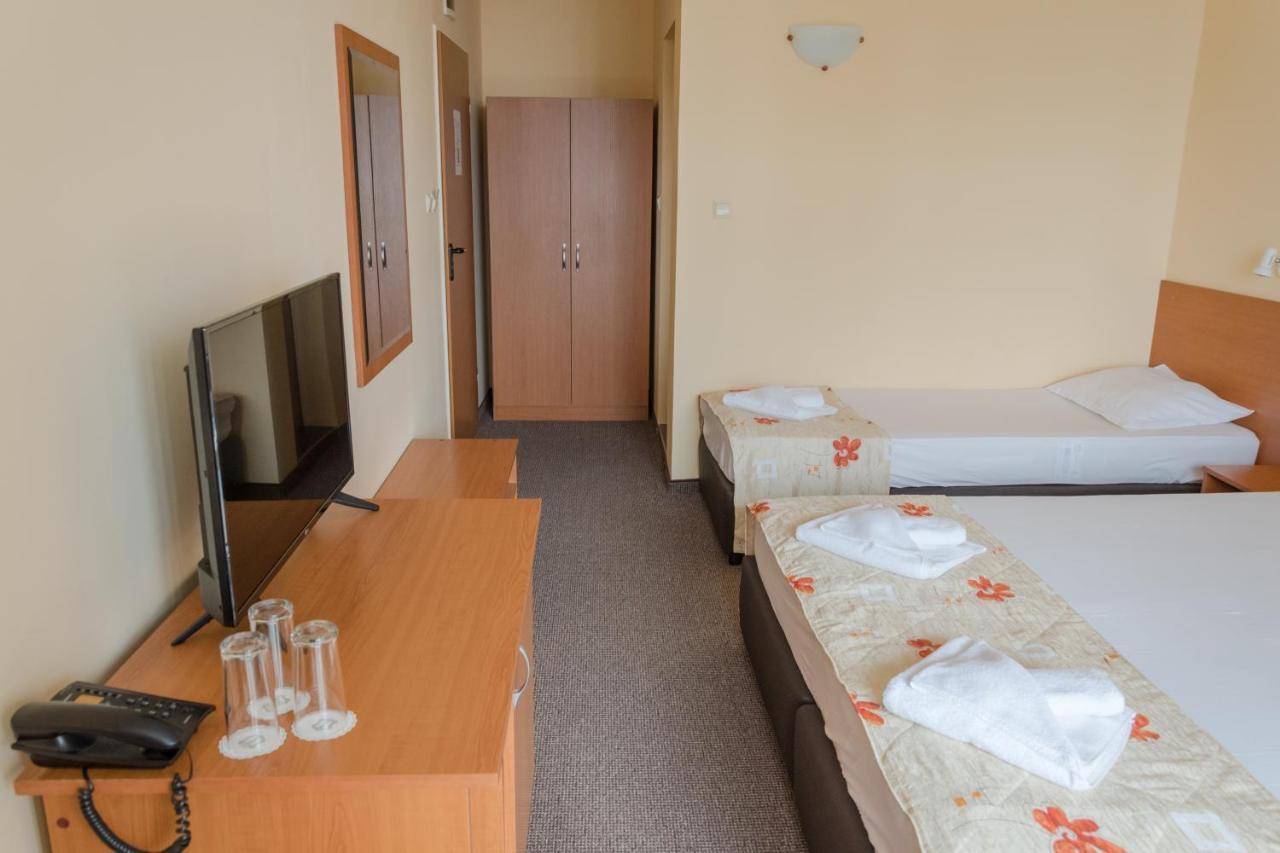Hotel Eva Ravda Buitenkant foto