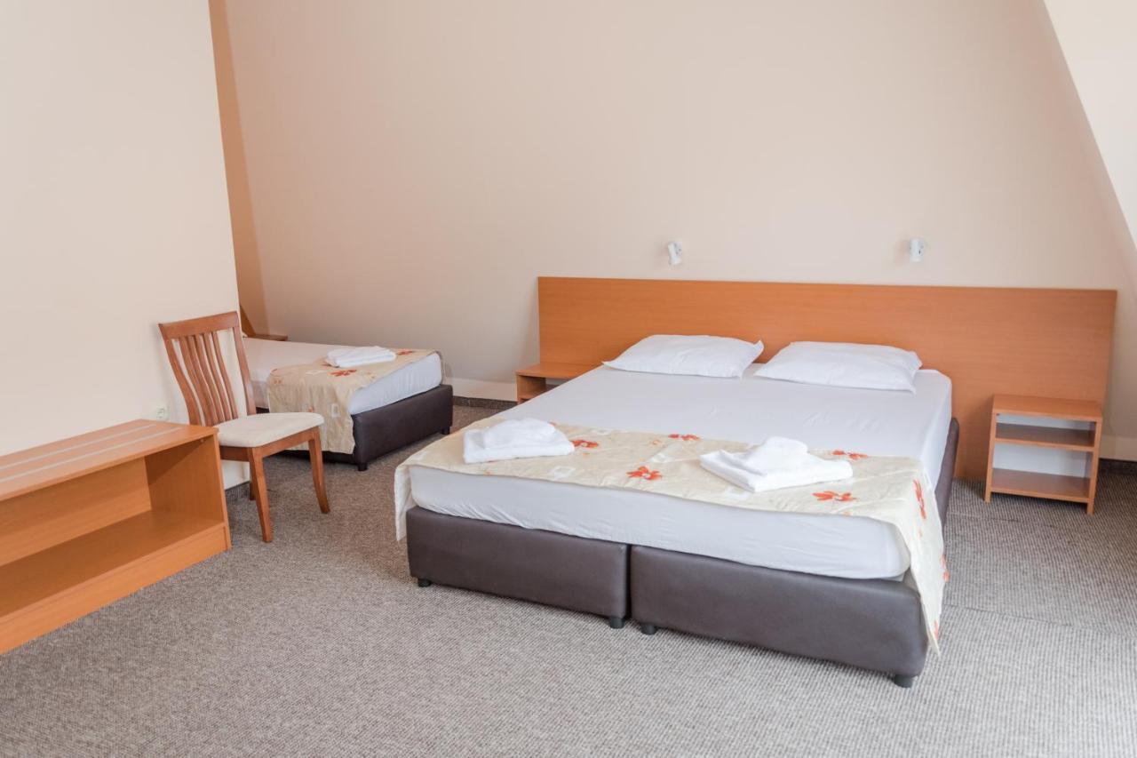 Hotel Eva Ravda Buitenkant foto