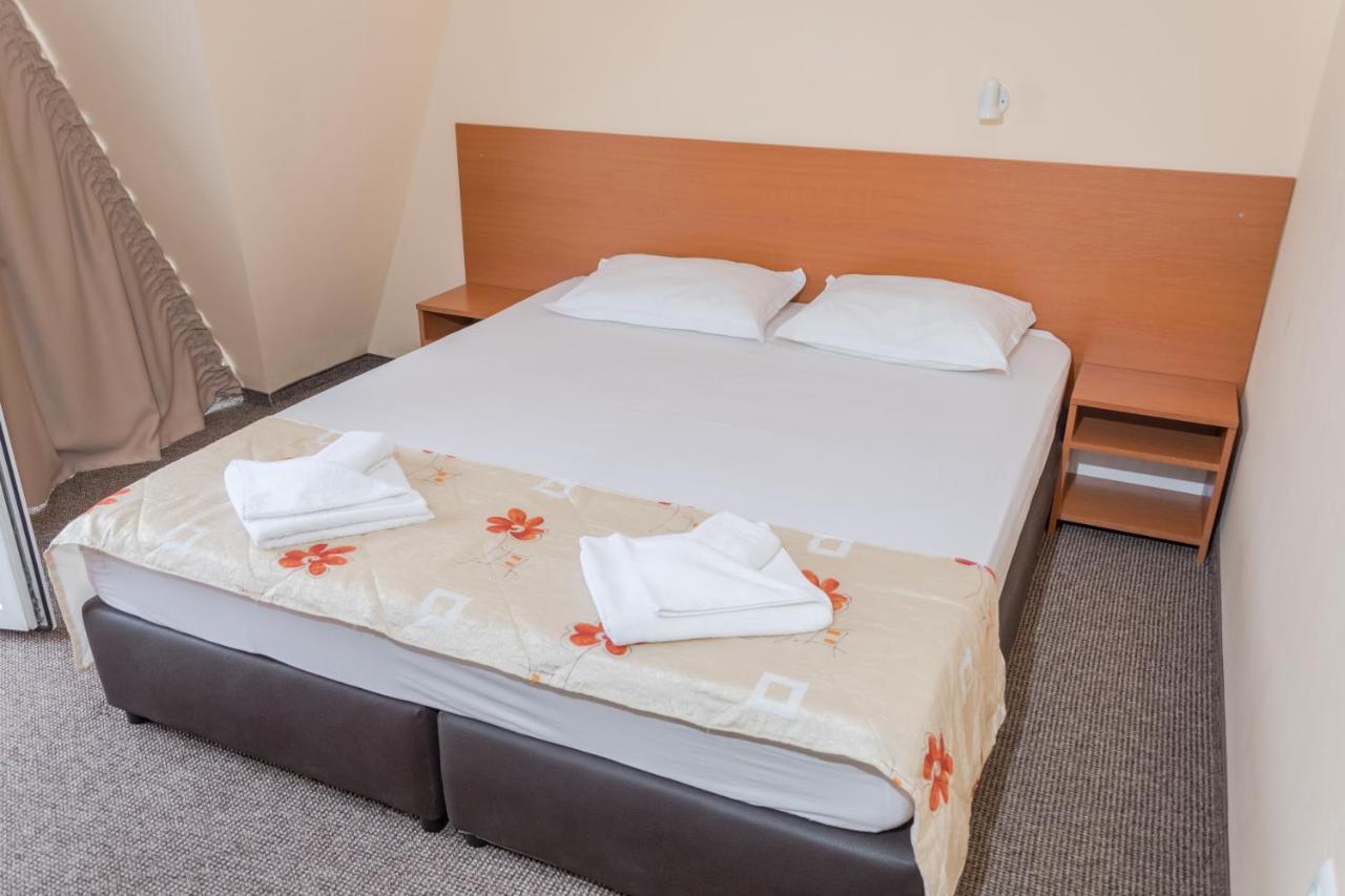 Hotel Eva Ravda Buitenkant foto
