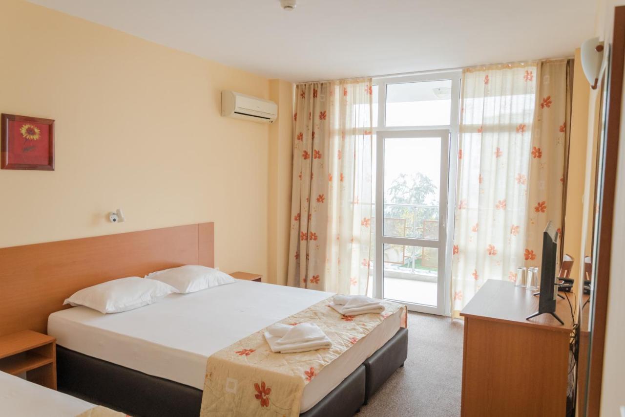 Hotel Eva Ravda Buitenkant foto