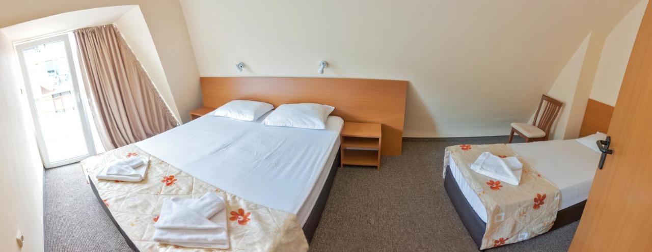Hotel Eva Ravda Buitenkant foto