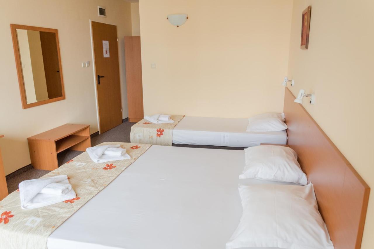 Hotel Eva Ravda Buitenkant foto