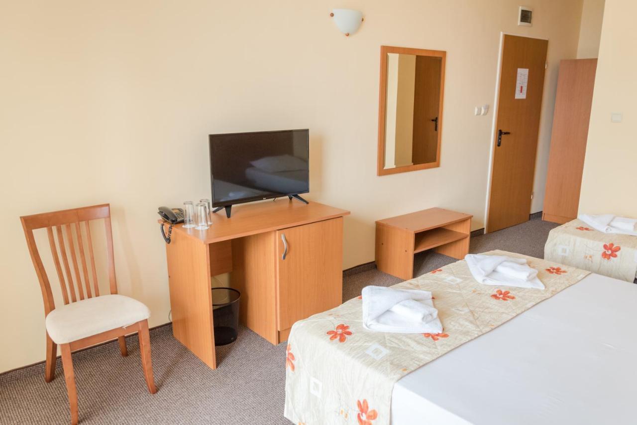 Hotel Eva Ravda Buitenkant foto