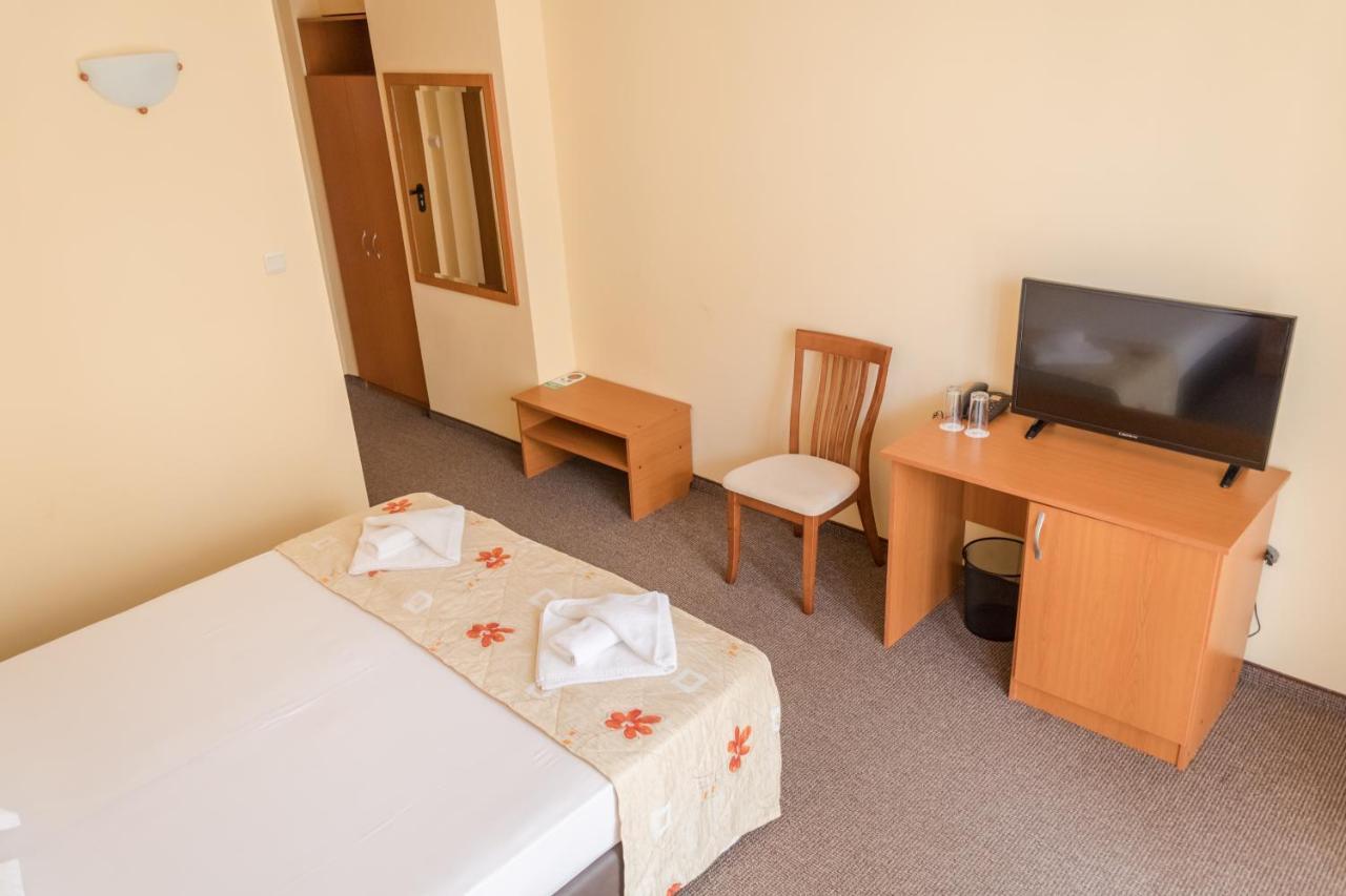 Hotel Eva Ravda Buitenkant foto